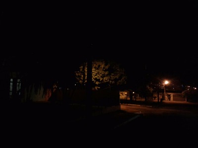 Praça da Bolívia está sem iluminação e moradores pedem ajuda a vereador