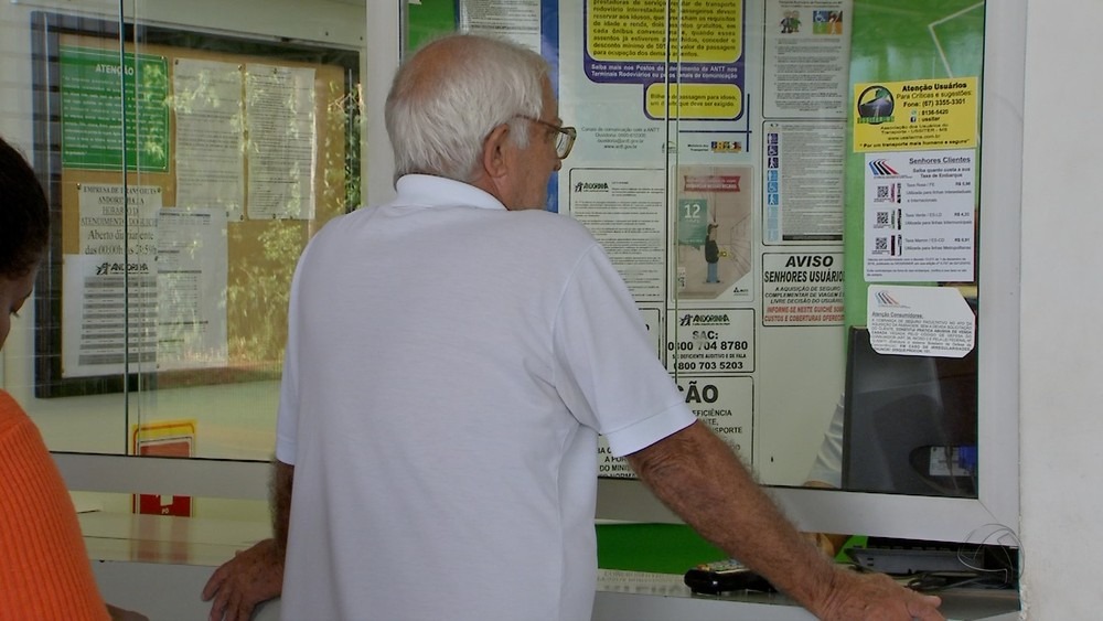 Prefeito de Campo Grande vetou projeto que reduzia idade mínima para a obtenção do passe livre do idoso (Foto: Reprodução)