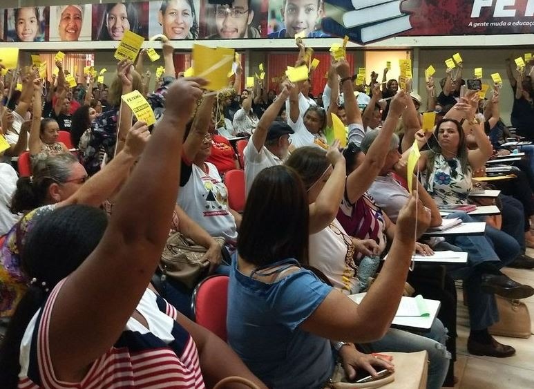 Administrativos da Rede Estadual de Ensino param a partir de terça Administrativos da Rede Estadual de Ensino param a partir de terça
