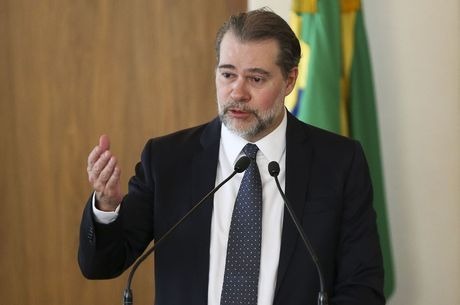 STF não deve julgar prisão após 2ª instância em 2019, indica Toffoli Toffoli diz que ainda há janela para mudanças da pauta
Marcelo Camargo/Agência Brasil