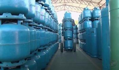 Petrobras reajusta preço do gás de cozinha em 6,7% nas refinarias Gás de uso doméstico terá nova política de preços (Foto: Reprodução/EPTV)