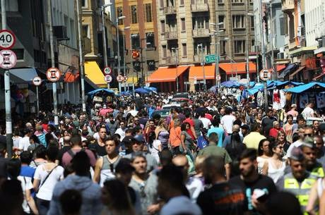 32,8% das famílias possuem dívidas por mais de um ano
Renato S. Cerqueira/Estadão Conteúdo - 9.09.17