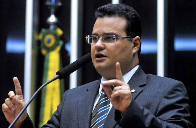 "Estamos vivendo um momento de entronização da burrice", diz Fábio Trad "Estamos vivendo um momento de entronização da burrice", diz Fábio Trad