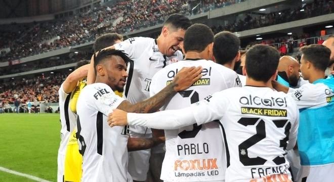 Corinthians cada vez mais perto do heptacampeonato
Ernani Ogata/Estadão Conteúdo - 8.11.2017