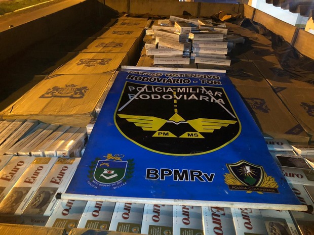 PMR apreende 20 mil pacotes de cigarro avaliados em R$ 900 mil PMR apreende 20 mil pacotes de cigarro avaliados em R$ 900 mil