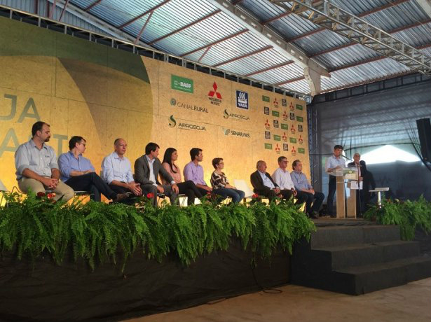 Abertura Nacional da Colheita da Soja reuniu aproximadamente 900 pessoas em Ponta Porã