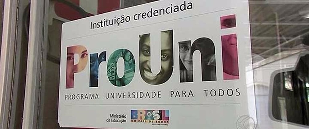Inscrição no Prouni do segundo semestre de 2017 termina nesta sexta O Programa Universidade para Todos (Prouni) concede bolsas de estudo integrais e parciais (de 50%) em instituições privadas de educação superior (Foto: G1 )