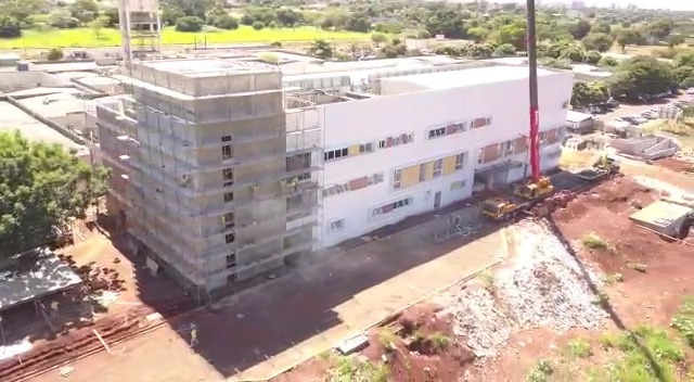 Autoridades da saúde vistoriam obras do Hospital da Mulher e da Criança nesta quarta-feira