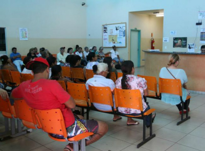 Falta de remédios em posto de saúde causa revolta em funcionário de unidade Pacientes estariam sendo medicados com morfina por falta de medicamentos em unidade de saúde (Arquivo)