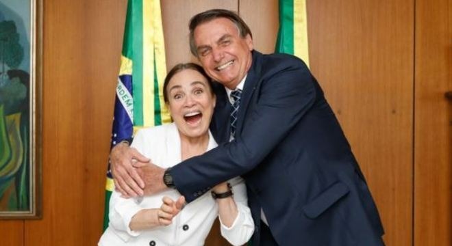 A atriz Regina Duarte e o presidente Jair Bolsonaro. Carolina Antunes/PR