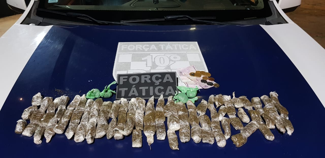 Traficante disfarça que estava dormindo em rede, mas acaba preso pela PM Traficante disfarça que estava dormindo em rede, mas acaba preso pela PM