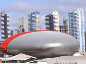 Governo prorroga auditoria no Aquário do Pantanal por mais 90 dias Aquário é construído nos altos da avenida Afonso Pena. (Foto: Alcides Neto)