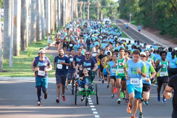 Cerca de 1,2 mil pessoas participam de corrida da Casa de Leis Corrida teve prova de 8 km, com premiação de troféus para os vencedores de cada faixa etária. Wagner Guimarães