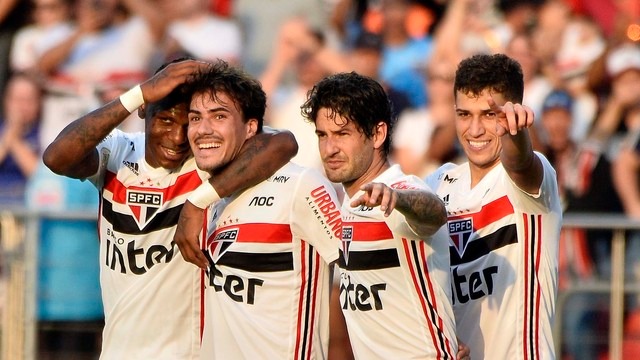 São paulo bate atlético-mg por 2 a 0 e se consolida no g-4 do brasileirão