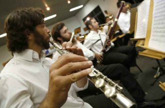 Prefeito abre curso de música para os servidores municipais Foto:Gerson Walber