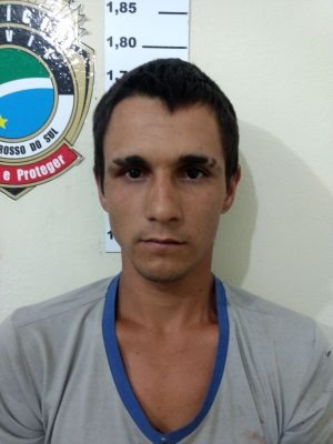Preso ataca policial e foge de delegacia em Eldorado