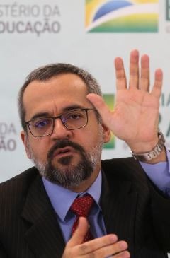 MEC diz que Enem digital poderá ter vídeos e games O ministro da Educação, Abraham Weintraub, explicou mudanças a serem implantadas no Enem (Antonio Cruz/ Agência Brasil)