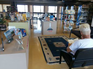 Exposição literária na Biblioteca Isaías Paim celebra aniversário da Capital com obras raras