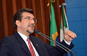 Kemp disse que deputados resolveram ir a Justiça para suspender a taxa e não esperar votação de projeto (Foto: Roberto Higa/ALMS)