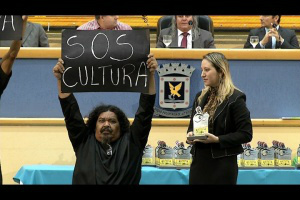 Foi Thaís Helena (PT) quem concedeu a homenagem, mas se frustrou com o resultado (Foto: Anderson Pinotti / SBT MS)