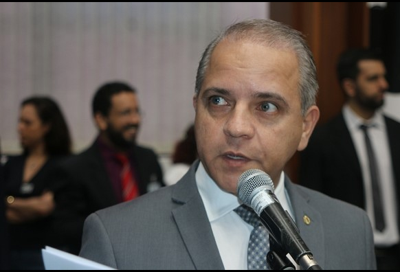 Deputado apresenta emenda para evitar cassação de aposentadoria de servidores Divulgação
