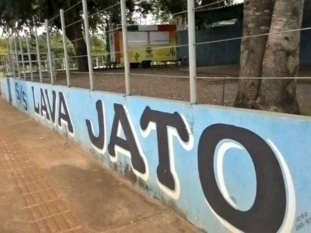 Acusados de morte com mangueira de compressão em lava-jato vão a júri popular Crime foi em lava-jato da capital de MS. Flávia Galdiole/TV Morena