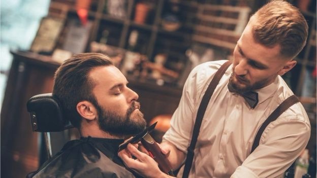 As profissões antigas que voltaram à moda graças aos hipsters 'Barbershops', um tipo de barbearia moderna