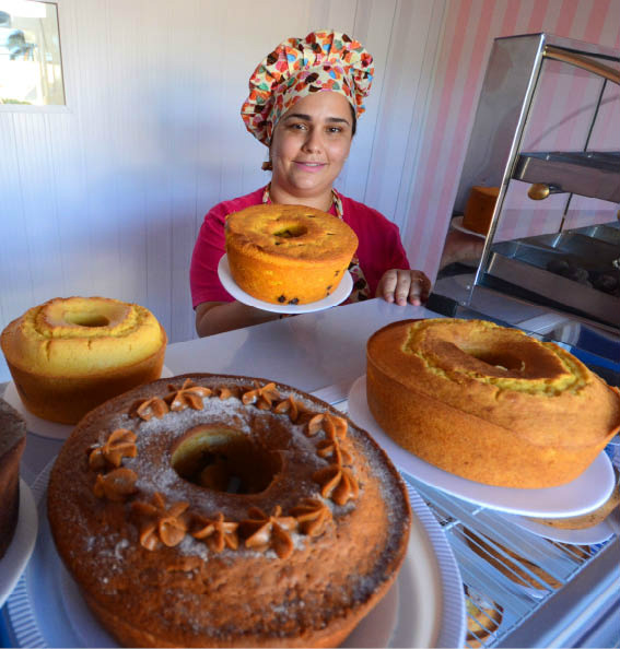 Patrícia Barbosa era analista e agora é dona de loja de bolos - Foto: Gerson Oliveira/Correio do Estado