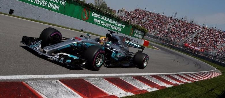 Lewis Hamilton, da Mercedez, largou na pole position e venceu o GP do Canadá de forma tranquila
Chris Wattie/Reuters