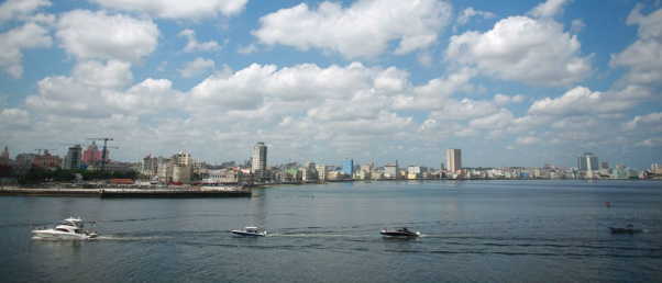Brasileiro se esconde em caverna em Bahamas para entrar nos EUA © Alexandre Meneghini / Reuters