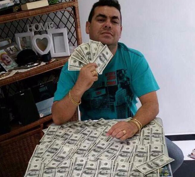 Jovem faz ostentação em rede social e acaba preso na fronteira