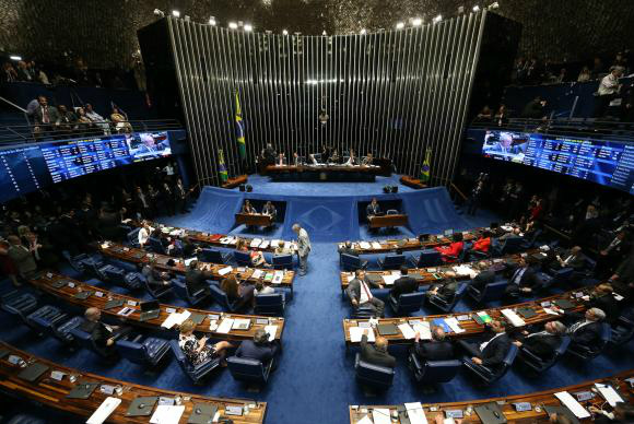 Senado retoma julgamento de Dilma com debates entre defesa e acusação
