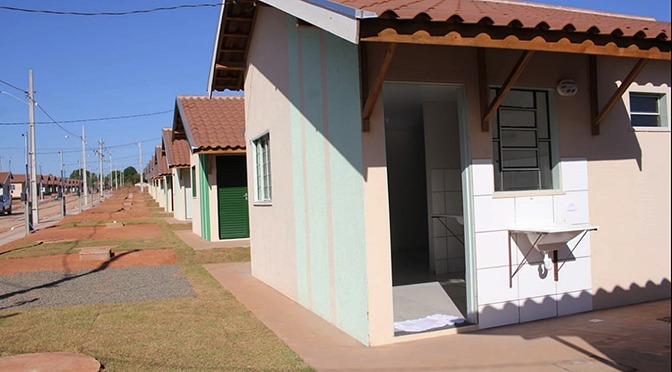 Agehab notifica moradores de Itaporã por irregularidade contratual