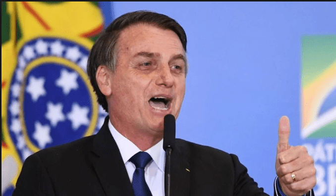 Bolsonaro assina decreto que autoriza PRF a chamar 1.000 aprovados Bolsonaro assina decreto que autoriza PRF a chamar 1.000 aprovados