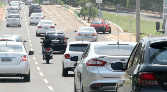 Licenciamento de veículos com placas final 7 e 8 vence nesta quarta-feira