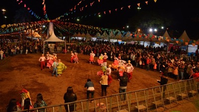 Arraial de Santo Antônio continua nesta segunda com quatro atrações musicais Arraial de Santo Antônio continua nesta segunda com quatro atrações musicais