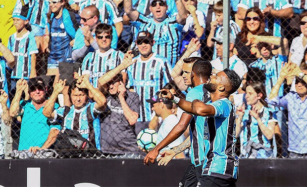 Grêmio empata, e corinthians está a uma vitória do título brasileiro