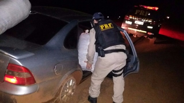 Perseguição a 180km/h termina com apreensão de maconha "in natura" Divulgação