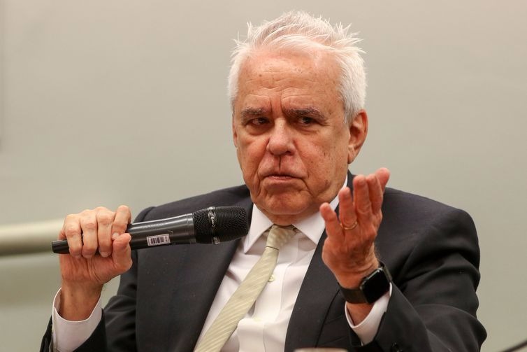 Roberto Castello Branco comparou o óleo retirado das praias do Nordeste ao desastre ambiental no Golfo do México (Arquivo/ Fabio Rodrigues Pozzebom/Agência Brasil)