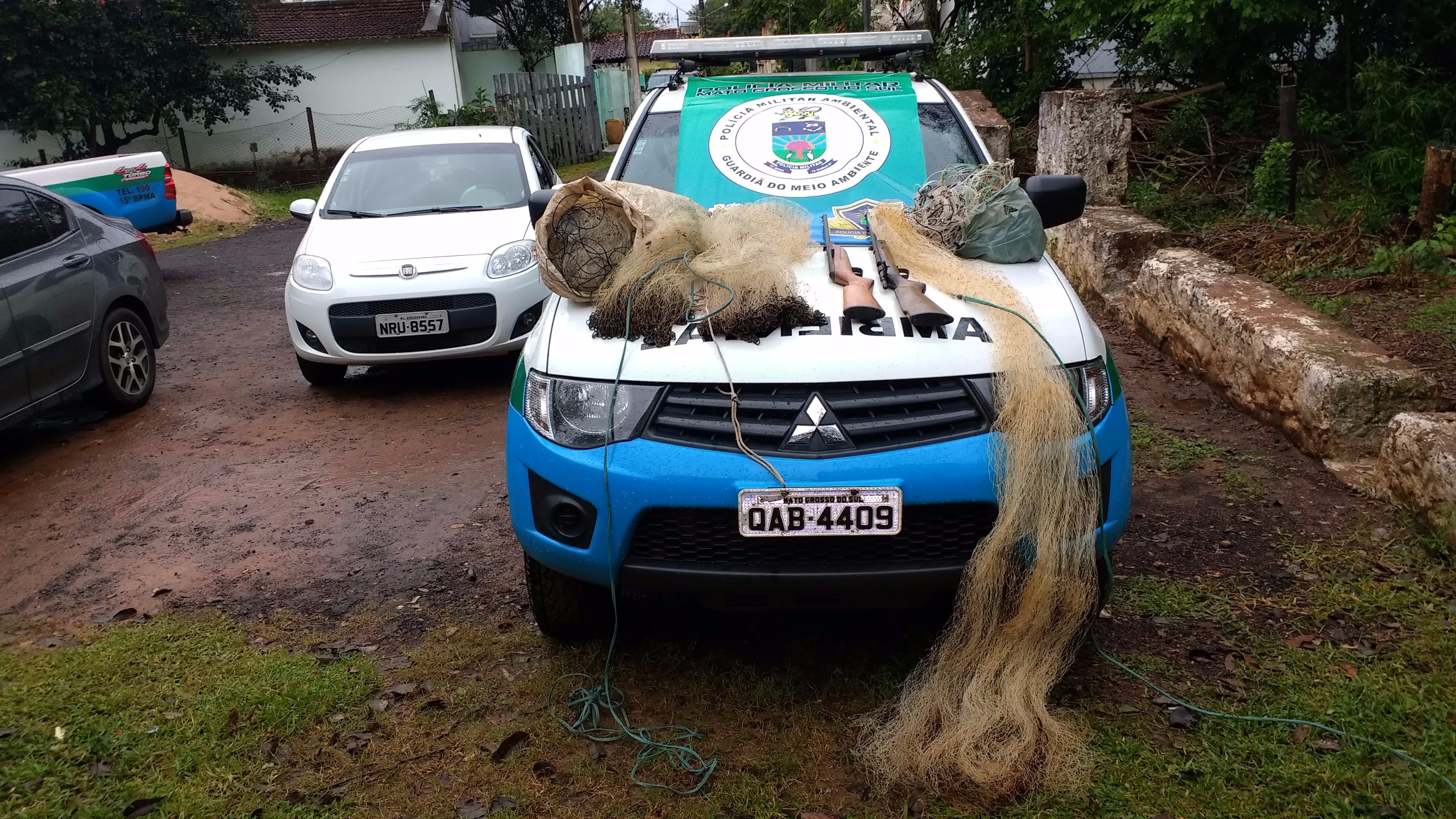 Homem é preso com rifles, munições e petrechos de pesca ilegais Homem é preso com rifles, munições e petrechos de pesca ilegais