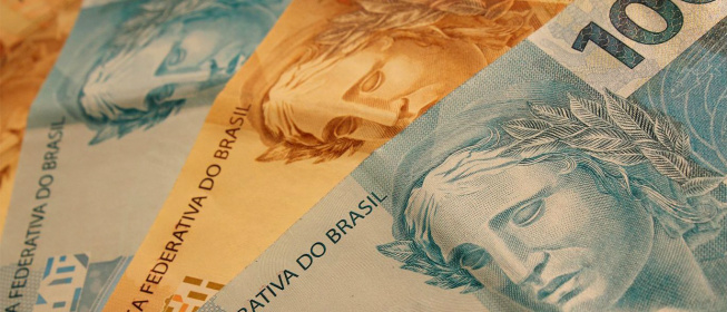 Orçamento prevê salário mínimo de R$ 945,80 em 2017