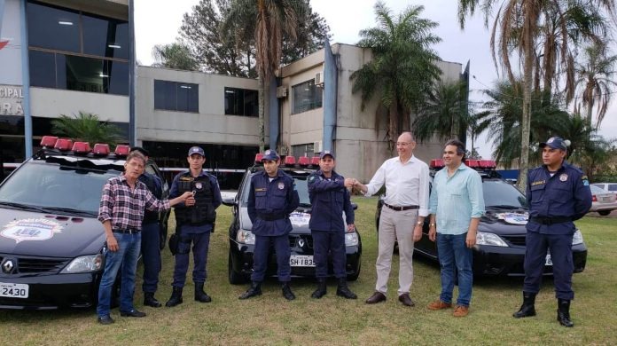 Segurança Pública recebe três viaturas e reforça Guarda Civil de Fronteira