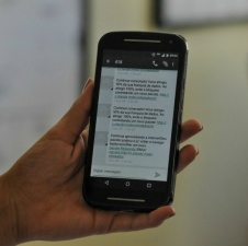 Operadora corta mais com limite em dados móveis e eleva gasto de usuário As operadoras avisam os usuários antes de bloquear os dados móveis (Foto: Marcelo Calazans)