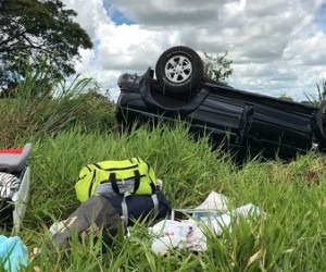 Motorista tem mal súbito e sofre acidente na rodovia MS-276 Os ocupantes dos três veículos não tiveram nenhum ferimento grave - Foto: Acácio Gomes / Nova News