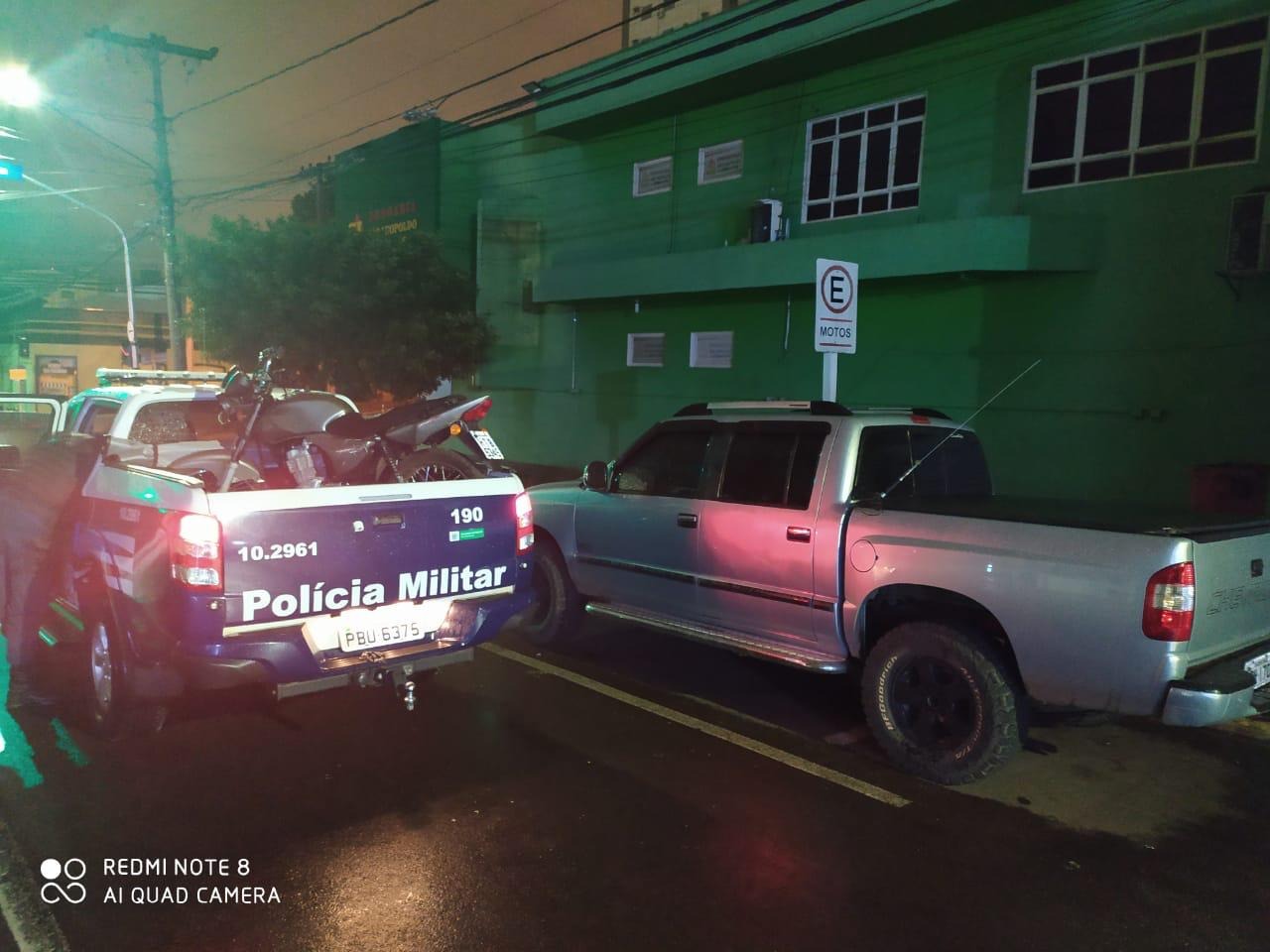 Travestis são presas depois de agridem clientes a marteladas e roubar seus veículos