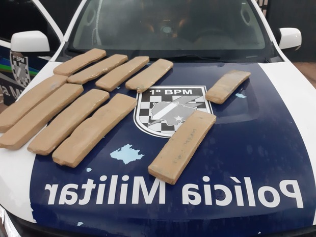 PM apreende 11 kg de maconha em tapetes que seriam doados à AACC PM apreende 11 kg de maconha em tapetes que seriam doados à AACC