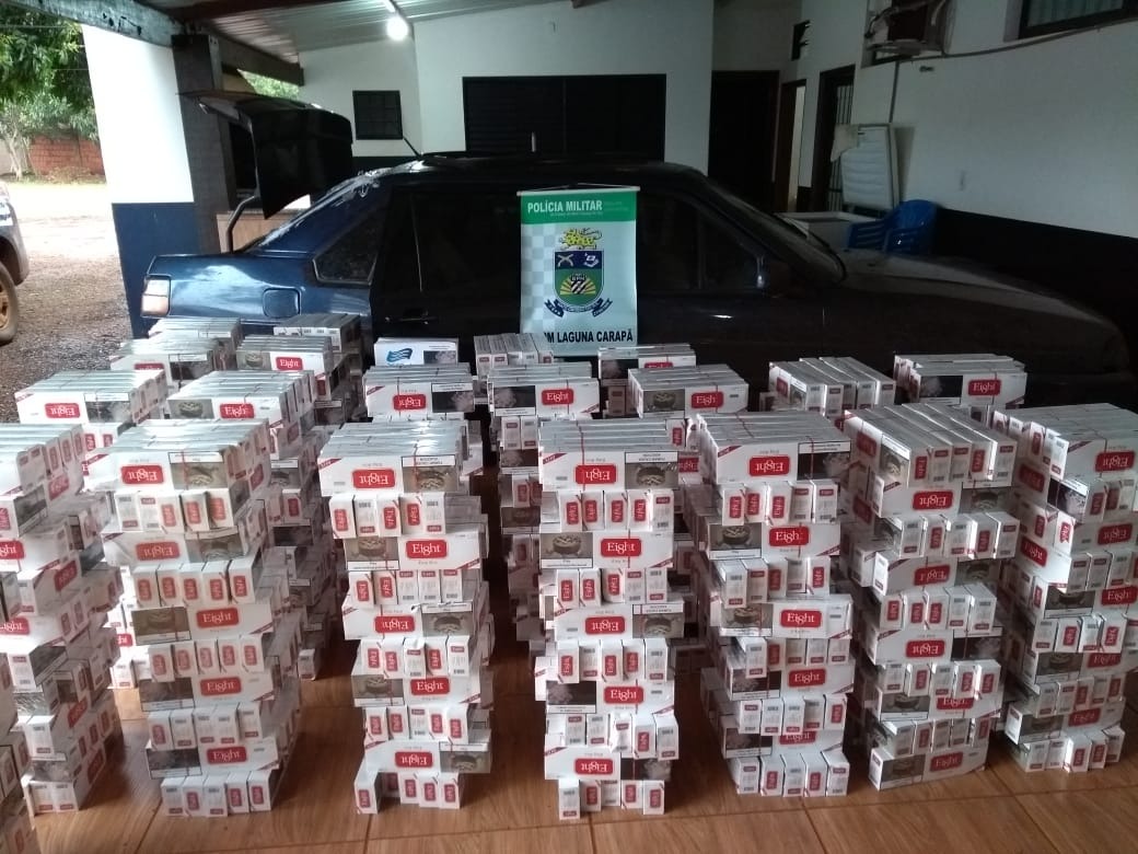 Mais de mil pacotes de cigarros são encontrados em veículo abandonado em estrada Divulgação