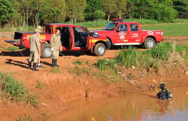 Adolescente tenta salvar amigo e os dois morrem afogados em lagoa