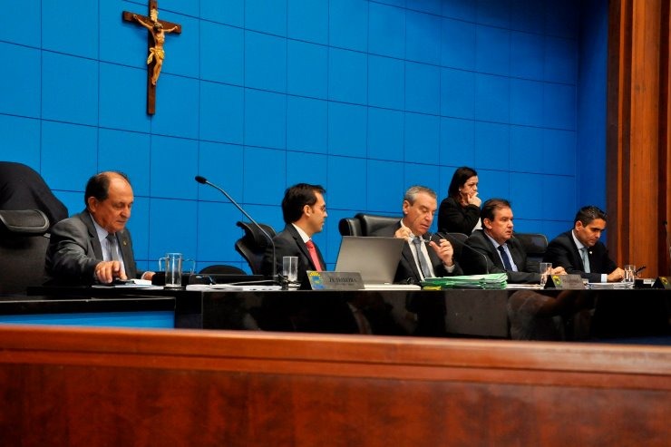 Assembleia vai enviar à Câmara de PEC que altera competências da União e Estados Luciana Nassar