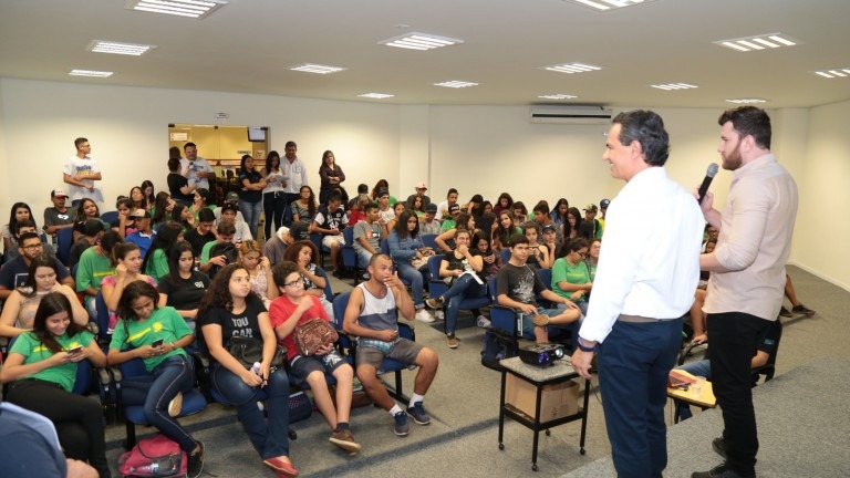 Prefeitura capacita jovens de escolas públicas para primeiro emprego